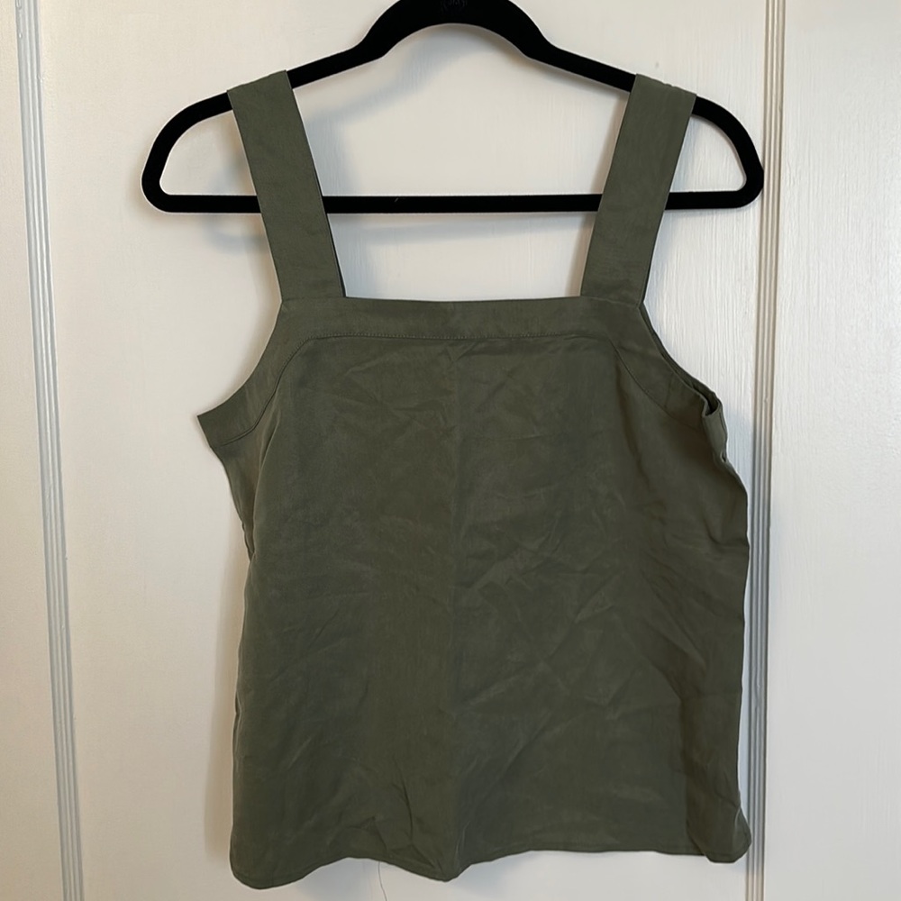 NWT: Banana Republic Linen Tank